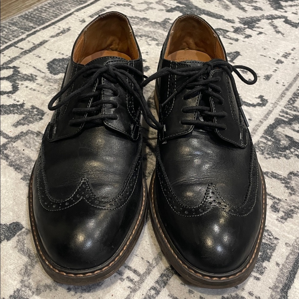 Vionic Bruno Wingtip Shoes - Picture 2 of 8